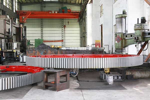 大齒輪加工廠家解析：從原材料到成品，大齒輪加工過程的技術(shù)優(yōu)勢(shì)