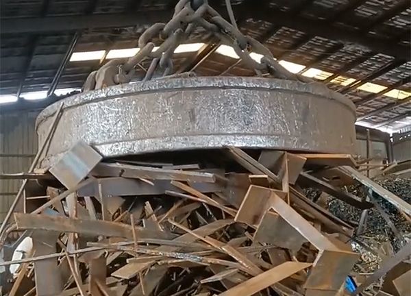 鑄鋼件廠家對鑄鋼件生產(chǎn)用廢鋼的原材料選擇與配比要求是什么？