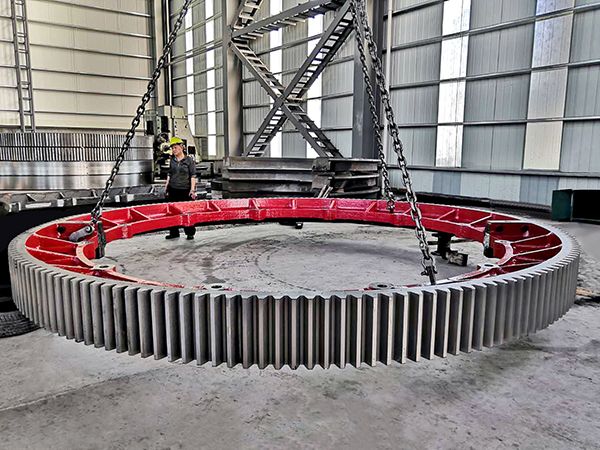 鑄鋼件廠家為了提高鑄鋼件大齒輪綜合機(jī)械行性能，是怎么調(diào)質(zhì)的？